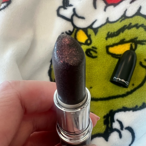 MAC Cosmetics Lipstick in shade Kling It On from the Star Trek Collection - Picture 2 of 6